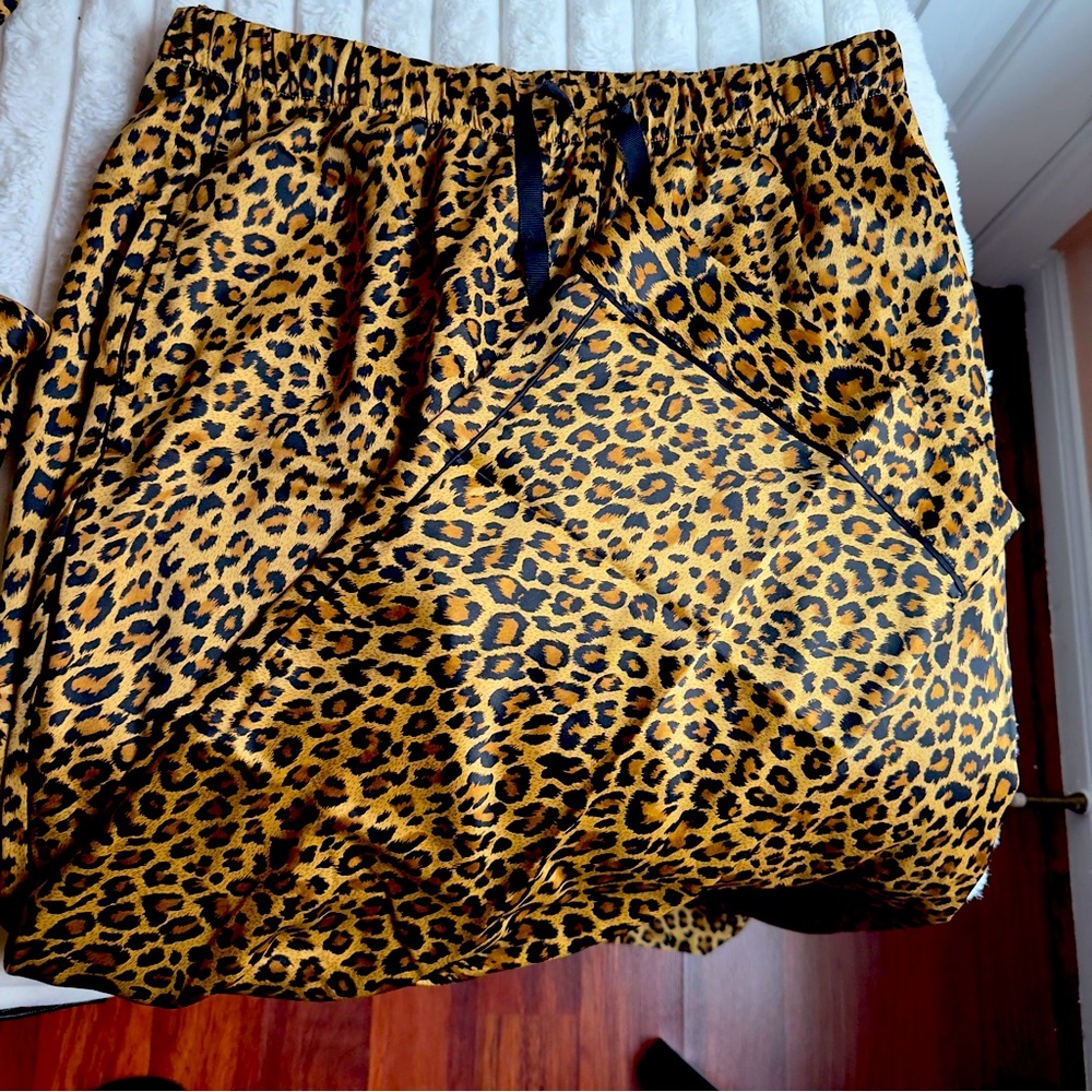 Victoria Secret Glazed Satin Long Pajama Set
Top & pants
Animal Print 
NWOT 
M - Picture 6 of 9